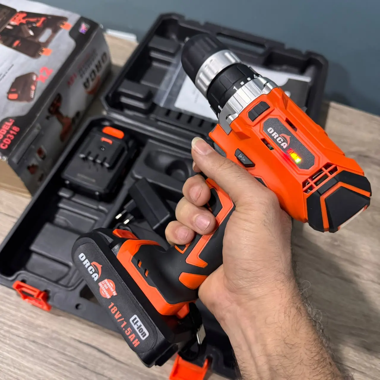 VISSEUSE PERCEUSE ORCA CD318 LCD SANS FIL 18V 2 BATTERIES